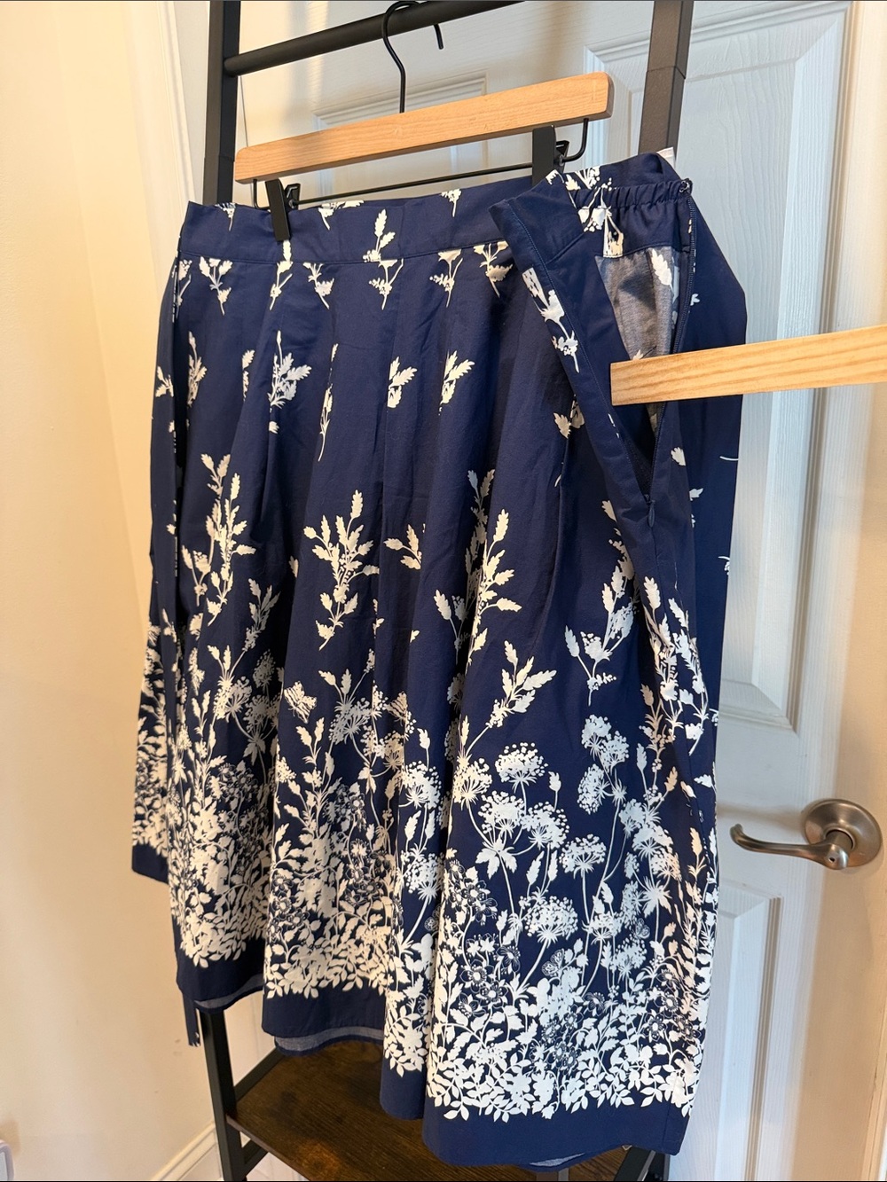 Talbots The Piper Patio Skirt Navy Floral Midi Skirt with Tie Waist 100% Cotton - Picture 11 of 16